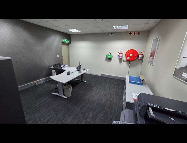 1,990M² OFFICE FOR SALE IN BEDFORDVIEW
